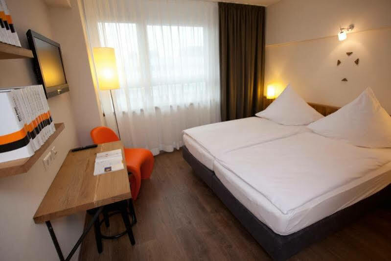 Mainhaus Stadthotel Frankfurt Франкфурт-на-Майні Екстер'єр фото